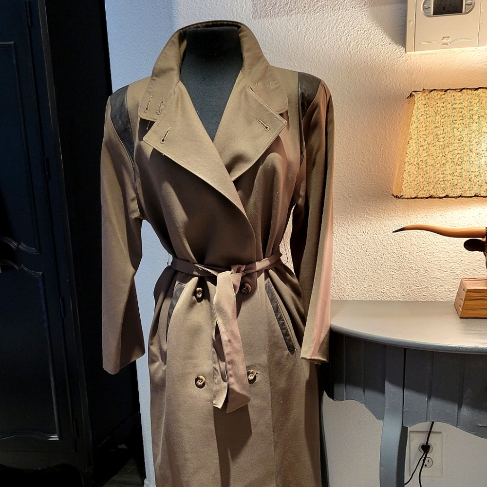 Wool Coat With Leather Inserts. - image 1
